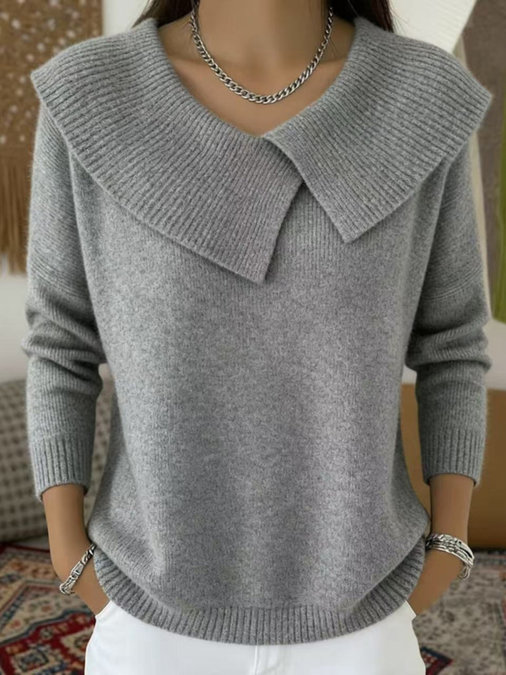 Lucy | Warm Knit with Soft Collar
