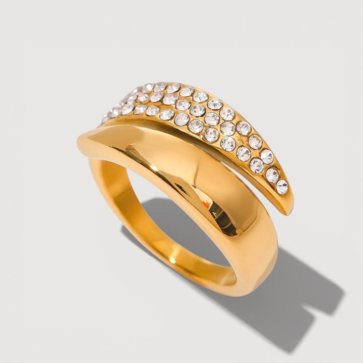 MARIE – ELEGANT PAVÉ RING